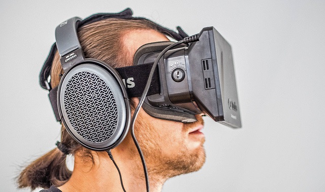 Oculus Rift - réalité augmentée en contenu télévisuel et numérique convergent